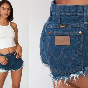 Distressed Wrangler Shorts 26